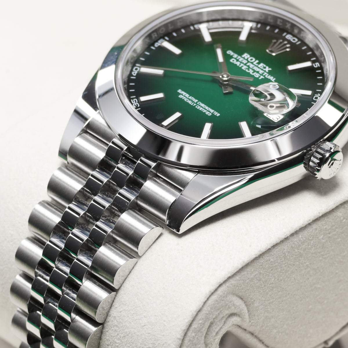 Rolex Datejust 2026 Complete 41mm Oystersteel Green Ombré Dial Smooth Oystersteel Bezel Oystersteel Jubilee Bracelet with Oysterclasp and Easylink Extension 126300