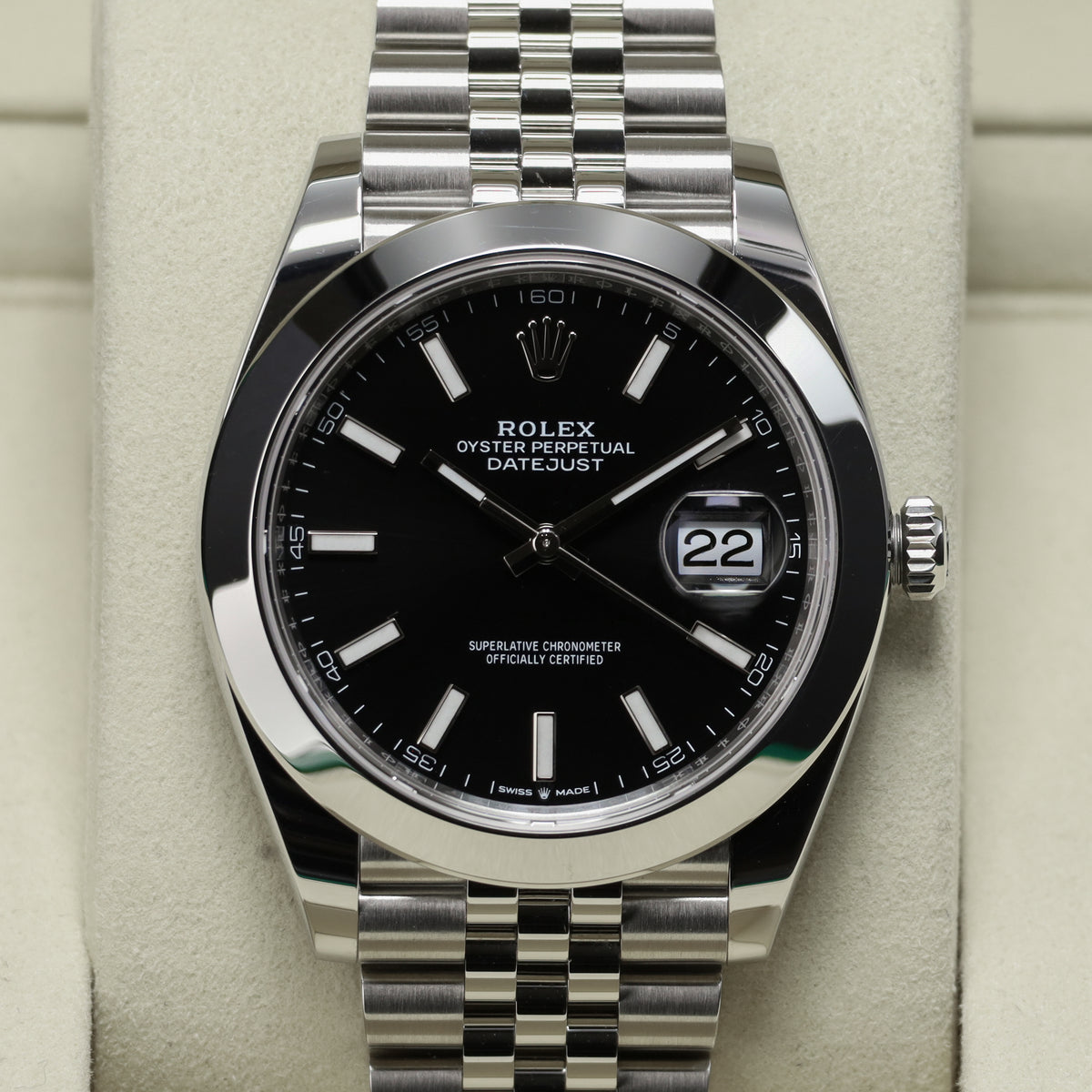 Rolex Datejust 2025 Complete 41mm Oystersteel Black Dial Smooth Bezel Jubilee Bracelet 126300