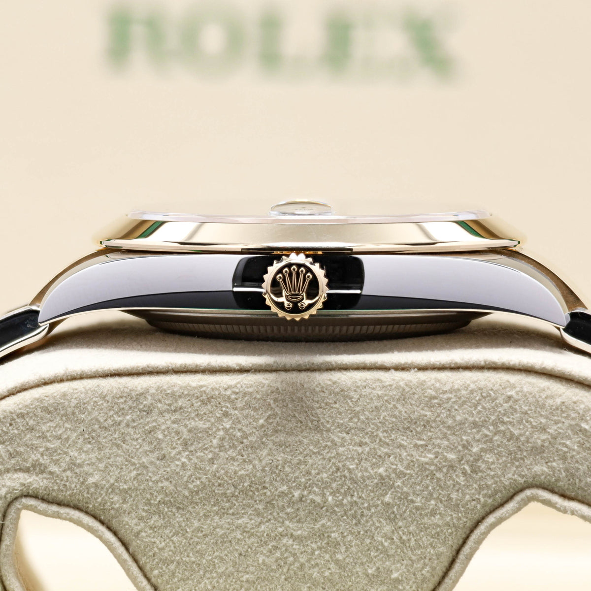 Rolex Datejust 2025 Complete 41mm Oystersteel Two Tone Slate Wimbledon Green Roman Numerals Smooth Yellow Gold Bezel Oyster Bracelet 126303