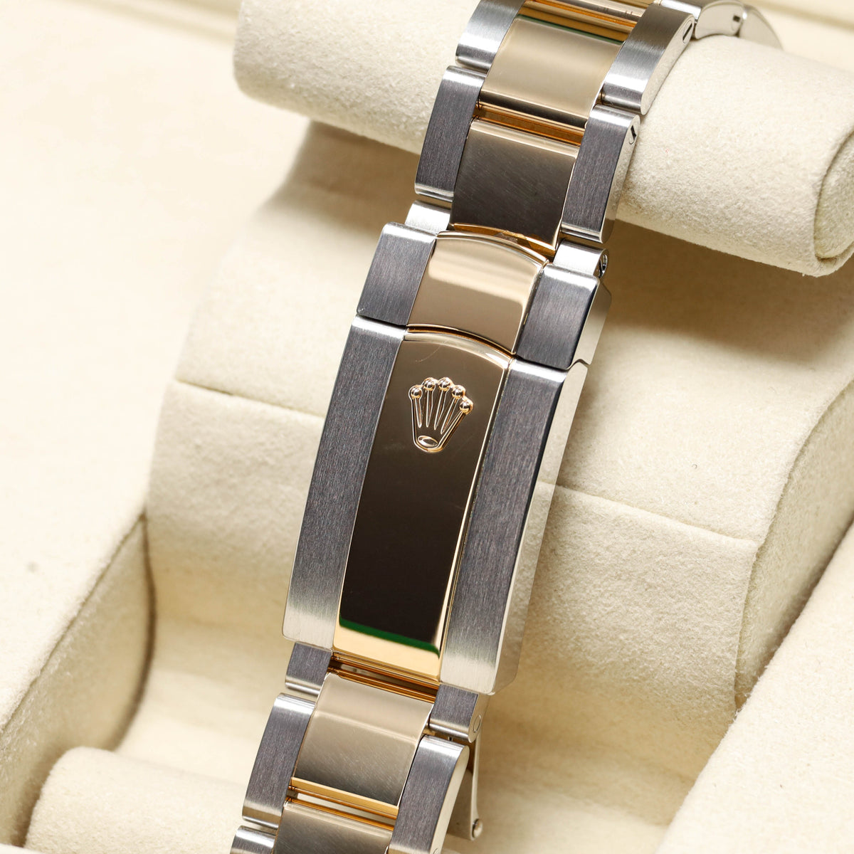 Rolex Datejust 2025 Complete 41mm Oystersteel Two Tone Slate Wimbledon Green Roman Numerals Smooth Yellow Gold Bezel Oyster Bracelet 126303