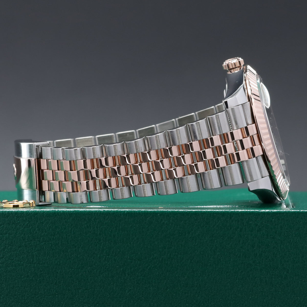 Rolex Datejust 2023 40mm Oystersteel Everose gold Grey motif Dial Everose Fluted Bezel Jubilee Bracelet 126331