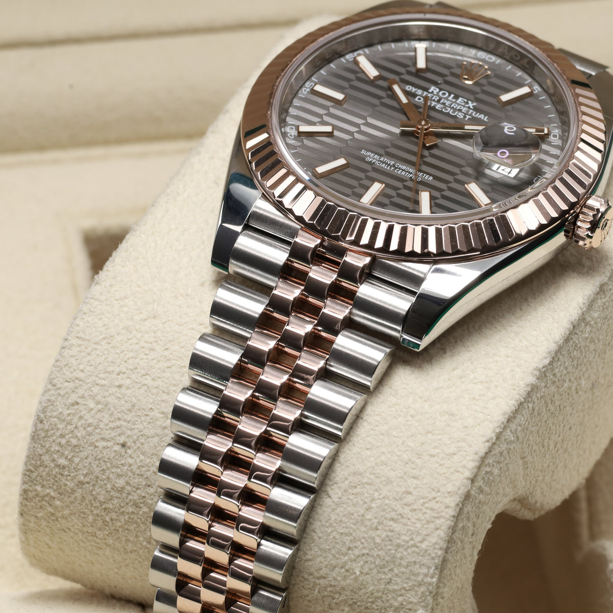 Rolex Datejust 2023 40mm Oystersteel Everose gold Grey motif Dial Everose Fluted Bezel Jubilee Bracelet 126331