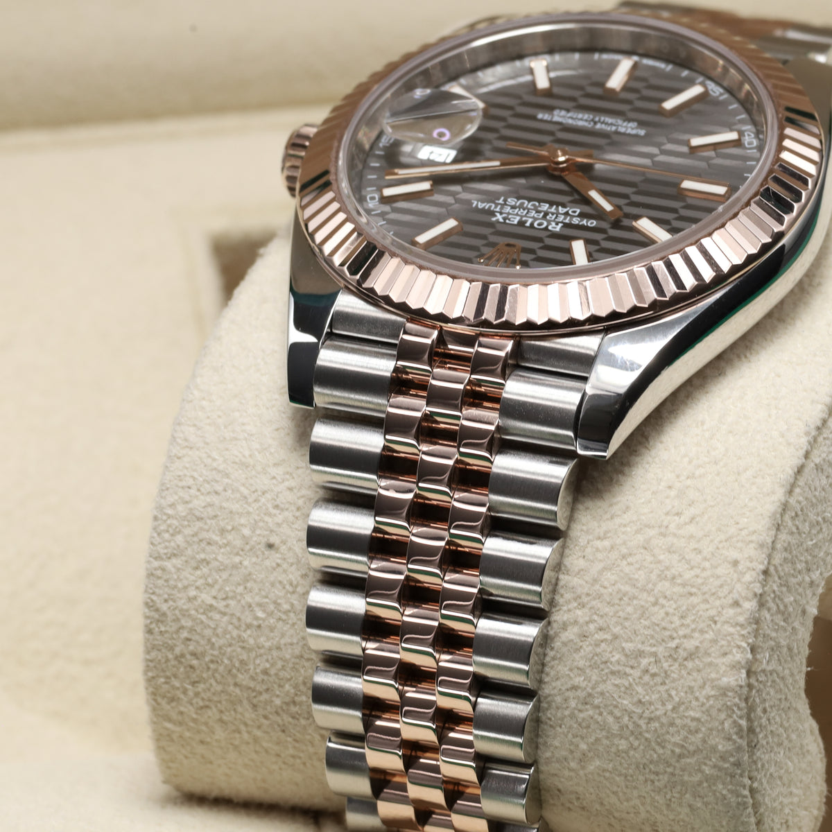 Rolex Datejust 2023 40mm Oystersteel Everose gold Grey motif Dial Everose Fluted Bezel Jubilee Bracelet 126331