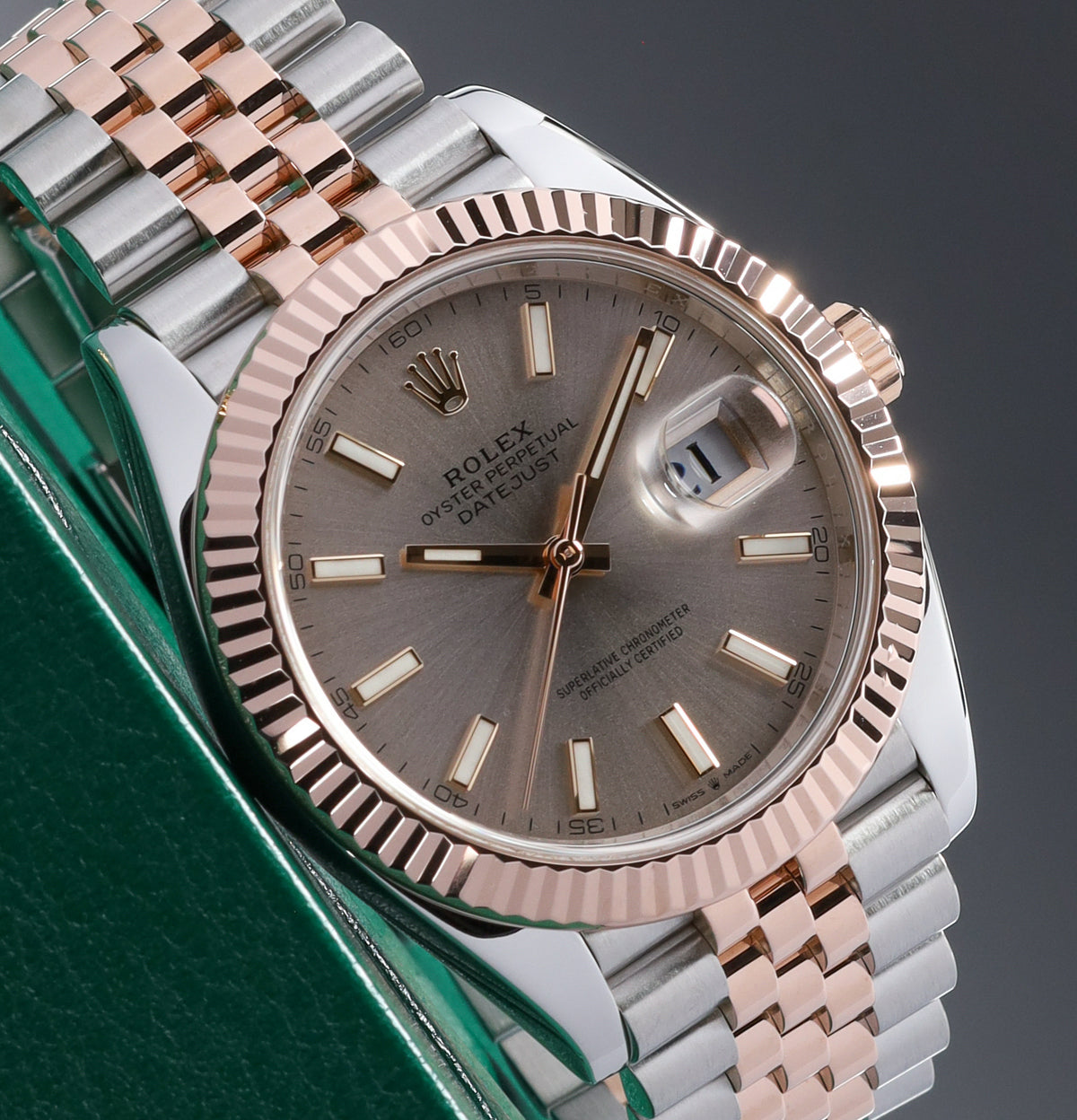 Rolex Datejust 41mm Oystersteel 18k Everose Gold Silver Dial Fluted Bezel Two-Tone Jubilee Bracelet 126331