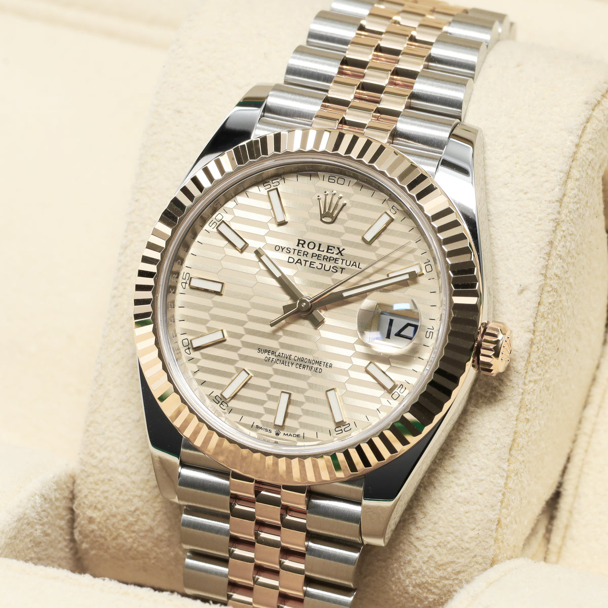 Rolex Datejust 2024 Complete 41mm Oystersteel Stainless Steel & 18K Gold Champagne Fluted Motif Dial 18K Gold Fluted Bezel Two-Tone Oystersteel & 18K Gold Jubilee Bracelet 126331