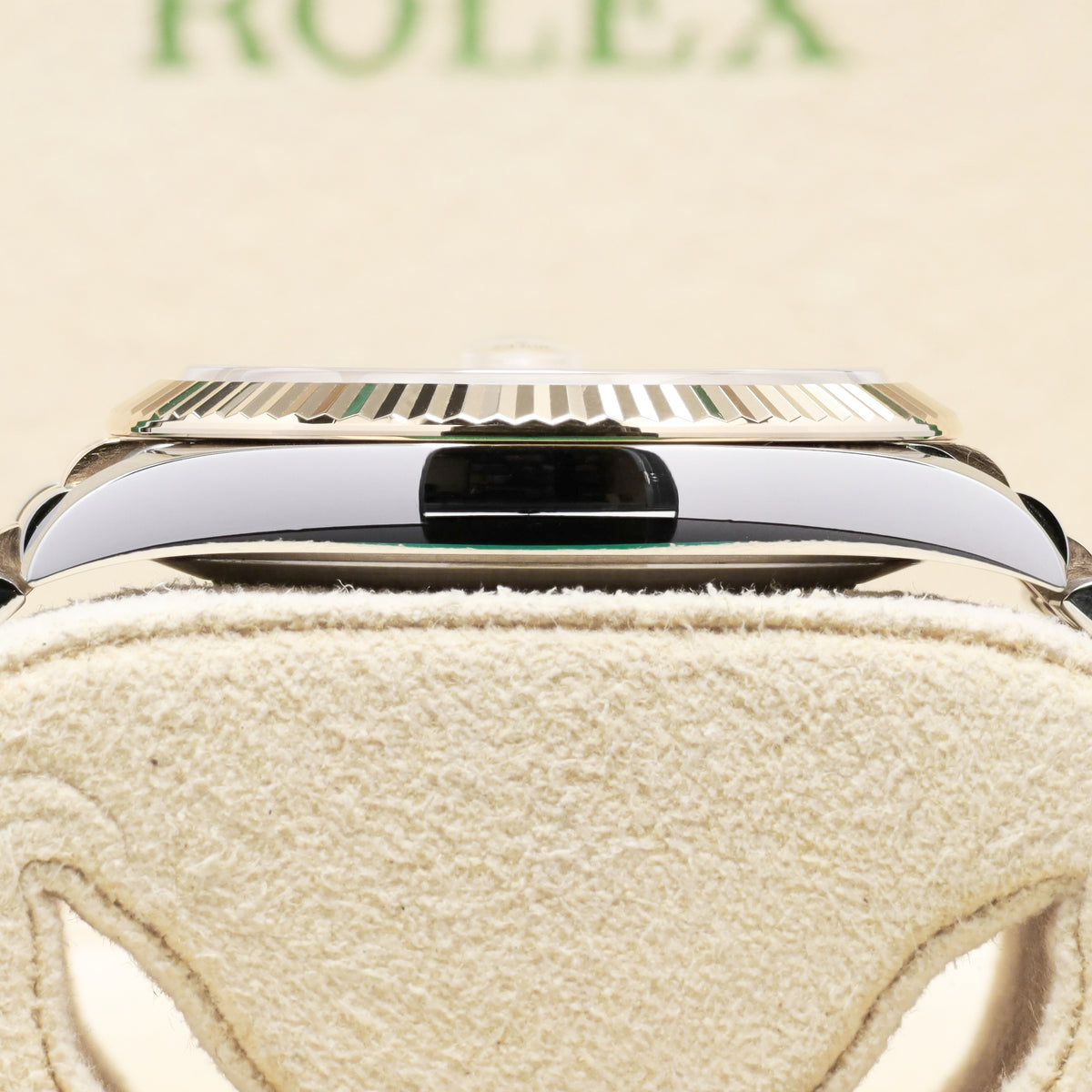 Rolex Datejust 2024 Complete 41mm Oystersteel Stainless Steel & 18K Gold Champagne Fluted Motif Dial 18K Gold Fluted Bezel Two-Tone Oystersteel & 18K Gold Jubilee Bracelet 126331