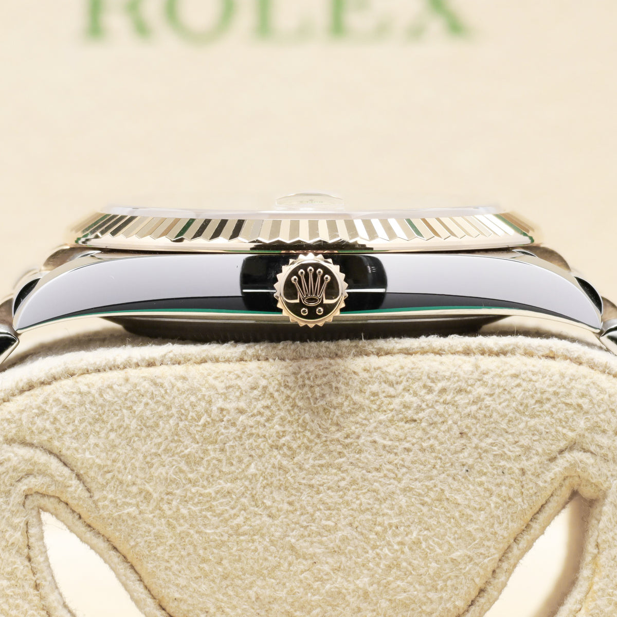 Rolex Datejust 2024 Complete 41mm Oystersteel Stainless Steel & 18K Gold Champagne Fluted Motif Dial 18K Gold Fluted Bezel Two-Tone Oystersteel & 18K Gold Jubilee Bracelet 126331