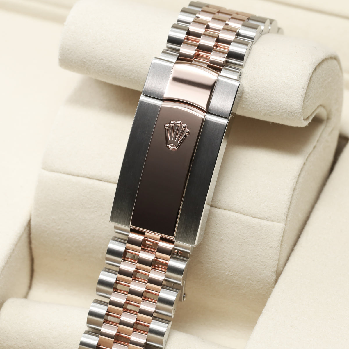 Rolex Datejust 2026 Complete 41mm Oystersteel and Everose Gold Wimbledon Slate Dial 18k Everose Gold Fluted Bezel Oystersteel and Everose Gold Jubilee Bracelet 126331