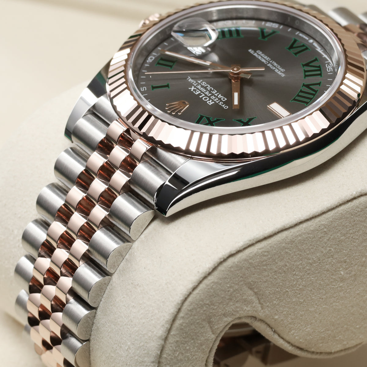 Rolex Datejust 2026 Complete 41mm Oystersteel and Everose Gold Wimbledon Slate Dial 18k Everose Gold Fluted Bezel Oystersteel and Everose Gold Jubilee Bracelet 126331