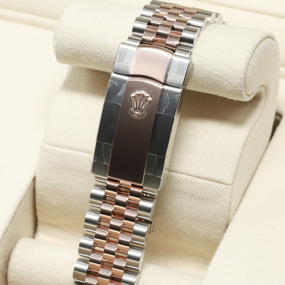 Rolex Datejust 2026 Complete 41mm Oystersteel and 18k Everose Gold Chocolate Brown Dial 18k Everose Gold Fluted Bezel Two-Tone Oystersteel and Everose Gold Bracelet with Oysterclasp  126331