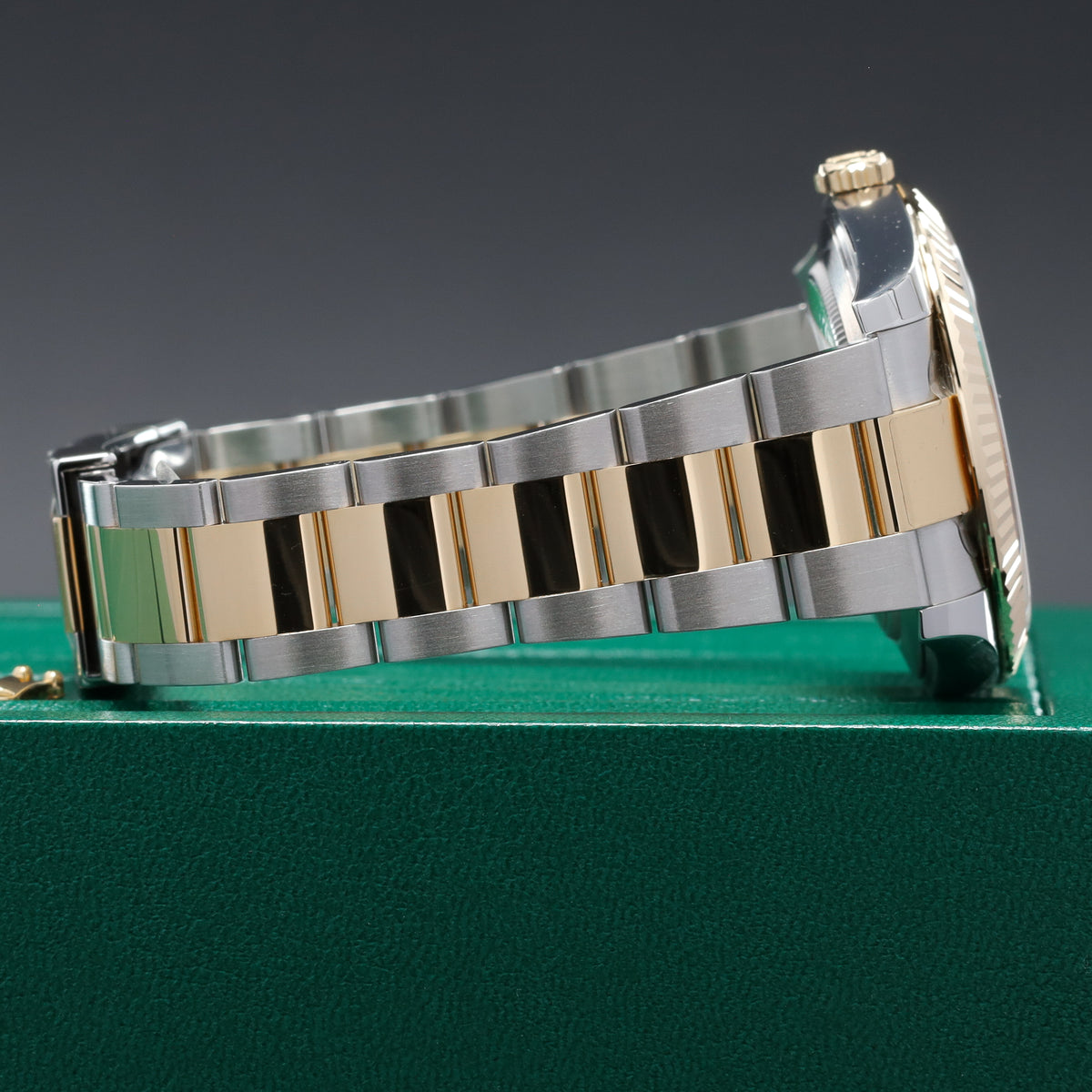 Rolex Datejust 36mm Oystersteel Champagne Dial Fluted Bezel Two Tone Oyster Bracelet 126333