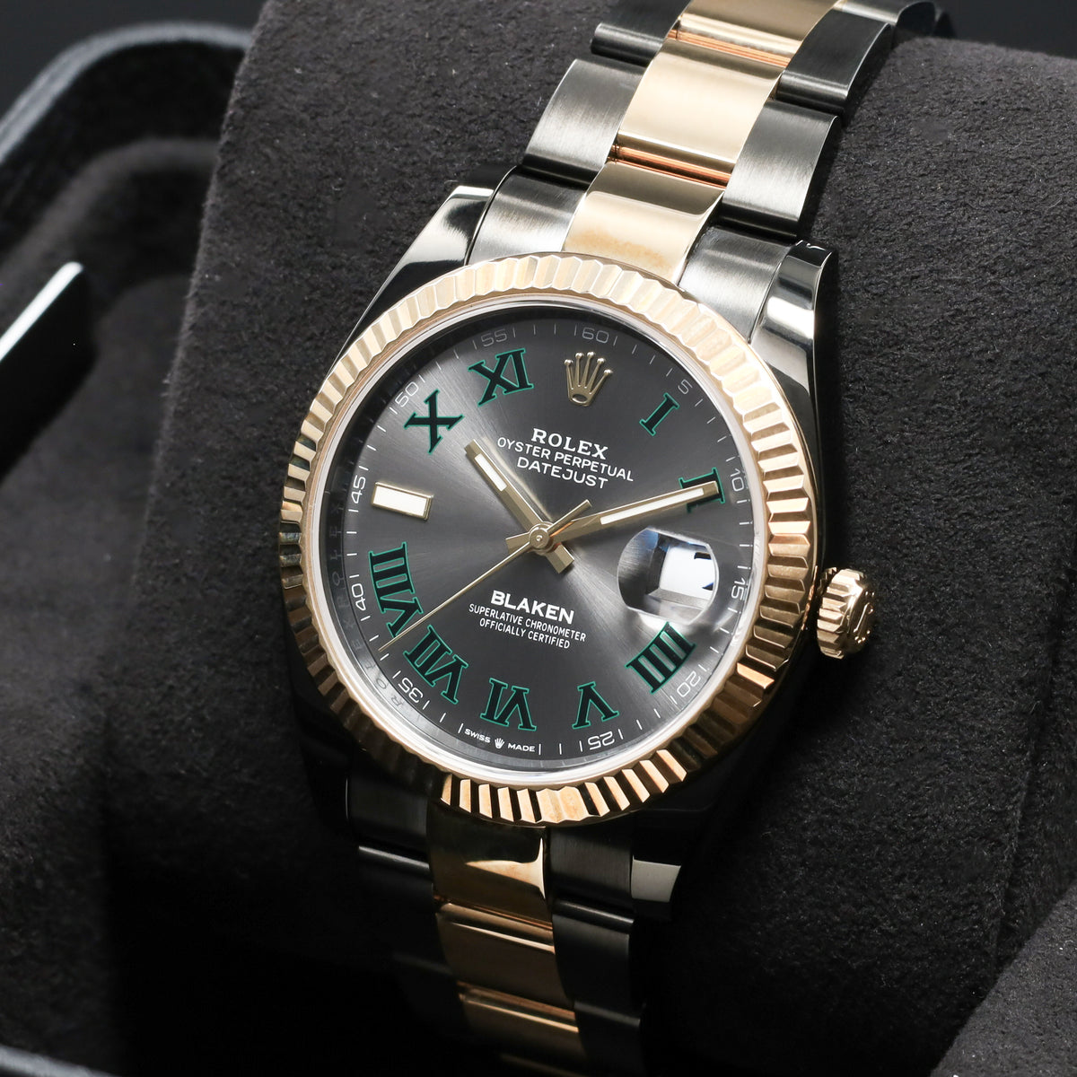 Blaken Rolex 2026 Complete 41mm Black PVD-Coated Oystersteel and 18k Yellow Gold Slate Wimbledon Dial 18k Yellow Gold Fluted Bezel Black PVD-Coated Two-Tone Bracelet 126333