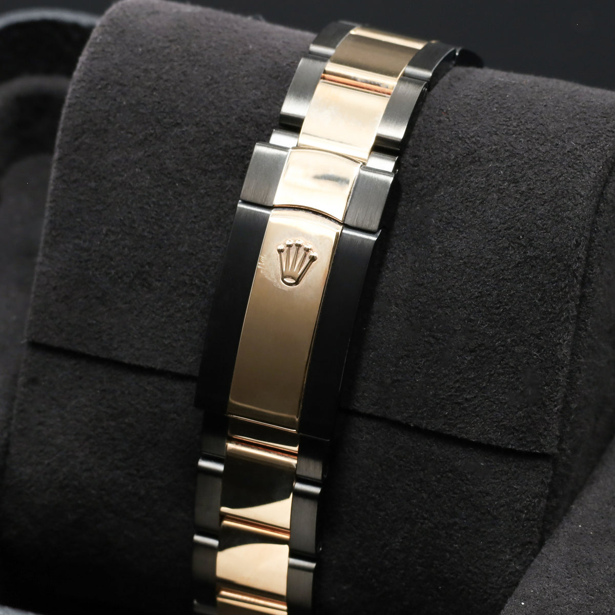 Blaken Rolex 2026 Complete 41mm Black PVD-Coated Oystersteel and 18k Yellow Gold Slate Wimbledon Dial 18k Yellow Gold Fluted Bezel Black PVD-Coated Two-Tone Bracelet 126333