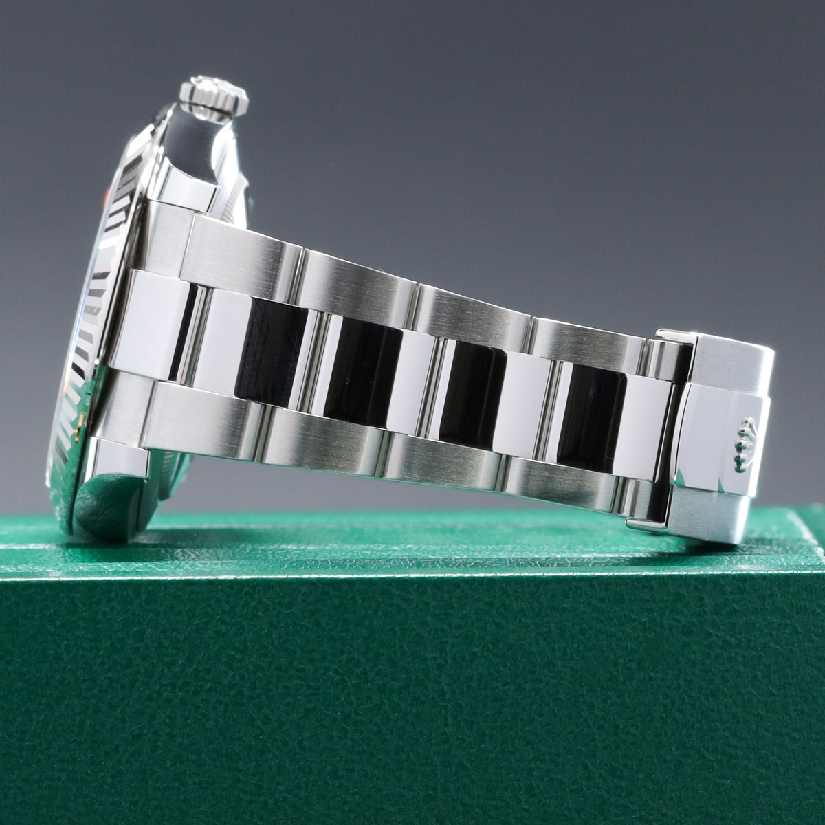 Rolex Datejust 2025 41mm Osytersteel Case Blue Roman Dial Fluted Bezel Oyster Bracelet 126334