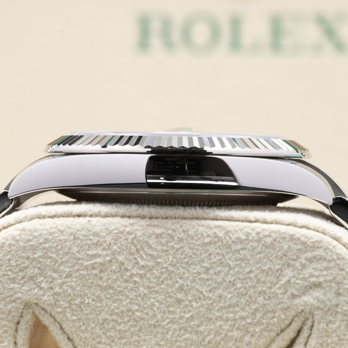 Rolex Datejust 2025 41mm Osytersteel Case Blue Roman Dial Fluted Bezel Oyster Bracelet 126334