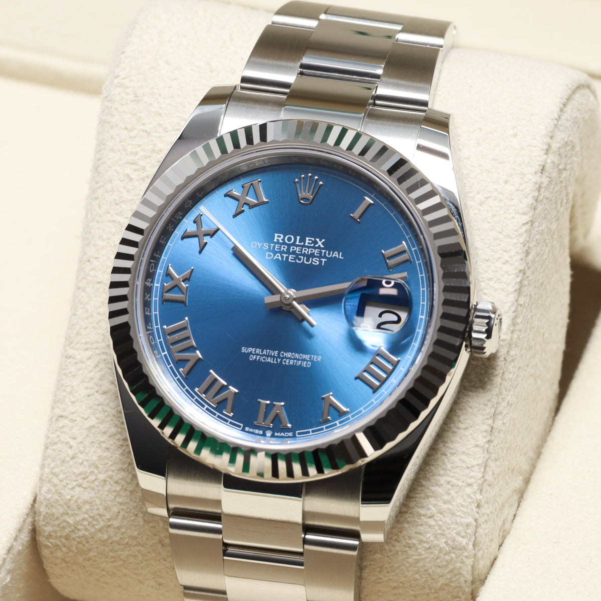 Rolex Datejust 2025 41mm Osytersteel Case Blue Roman Dial Fluted Bezel Oyster Bracelet 126334