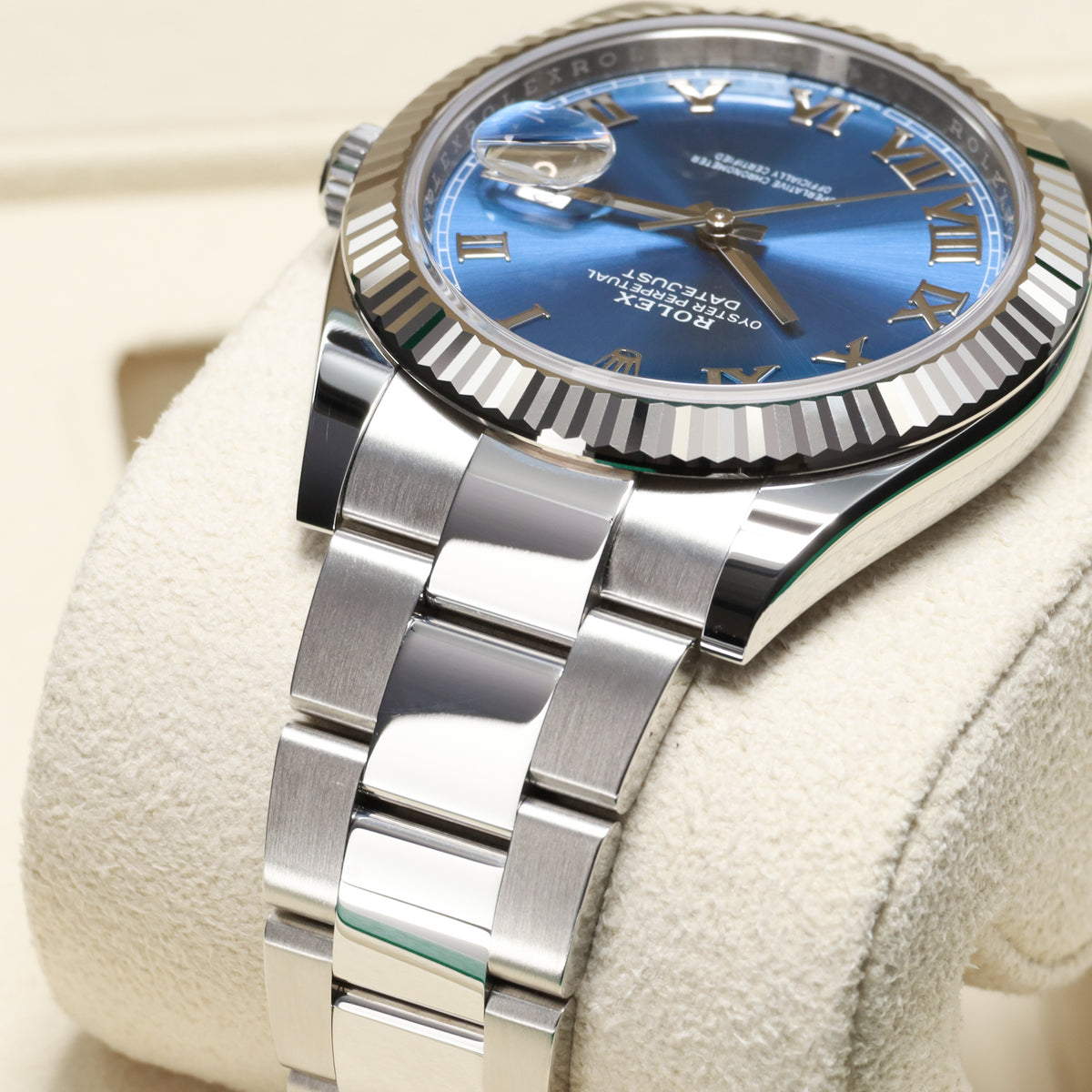 Rolex Datejust 2025 41mm Osytersteel Case Blue Roman Dial Fluted Bezel Oyster Bracelet 126334