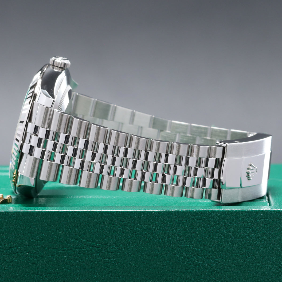 Rolex Datejust 2025 Complete 41mm Oystersteel Rhodium Dial Fluted Bezel Jubilee Bracelet 126334