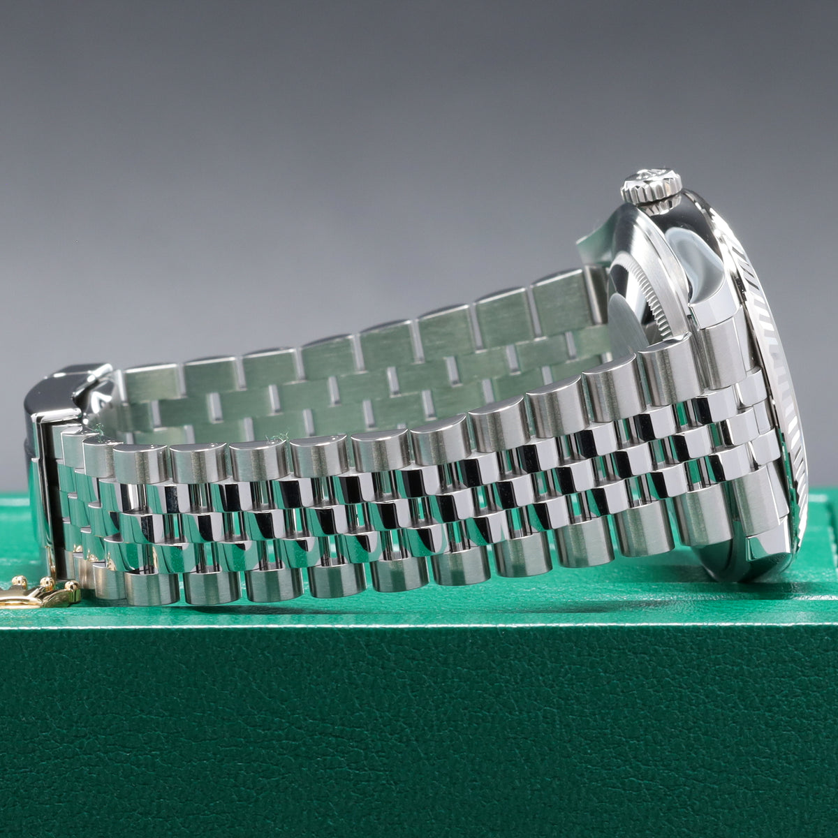 Rolex Datejust 2025 Complete 41mm Oystersteel Rhodium Dial Fluted Bezel Jubilee Bracelet 126334
