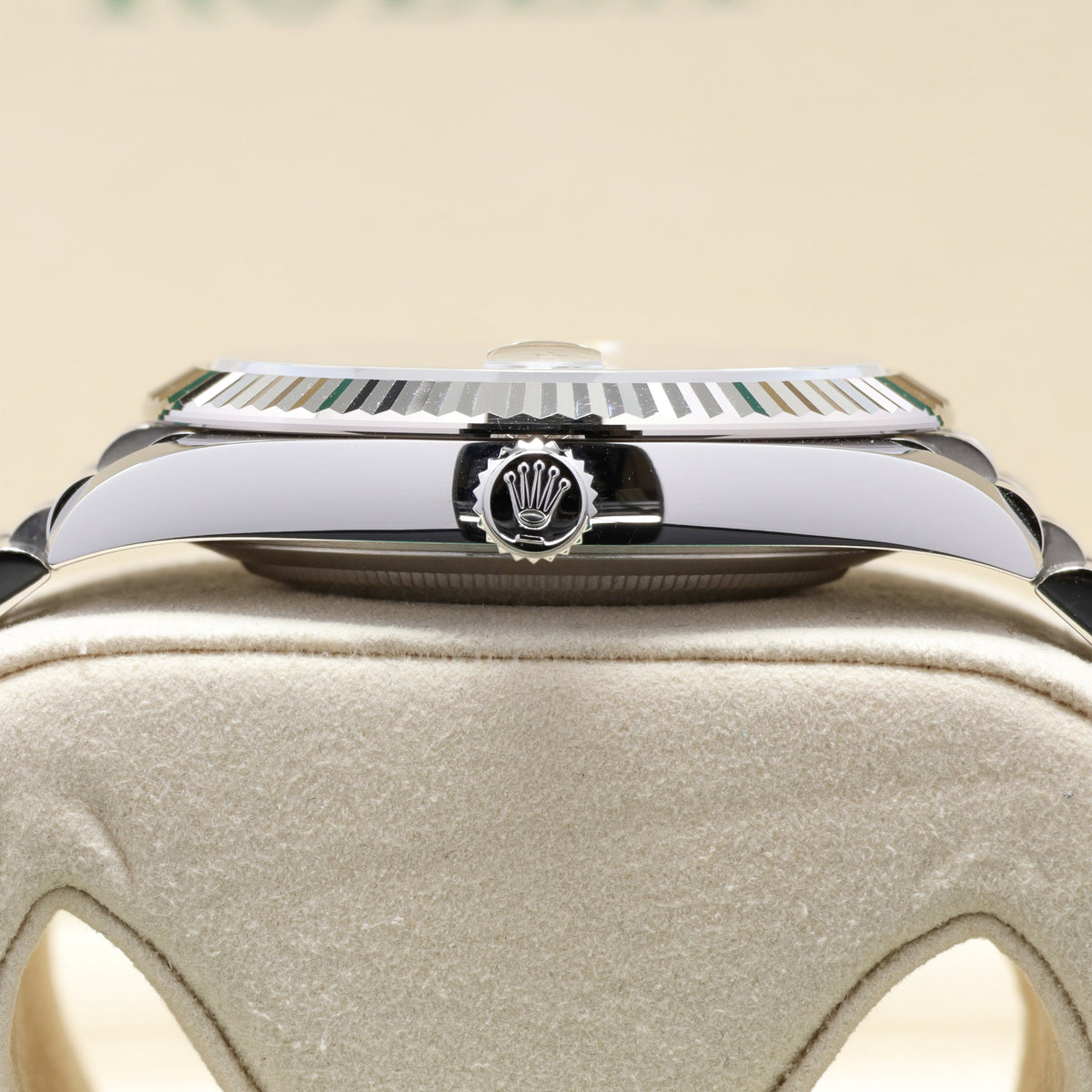 Rolex Datejust 2025 Complete 41mm Oystersteel Rhodium Dial Fluted Bezel Jubilee Bracelet 126334