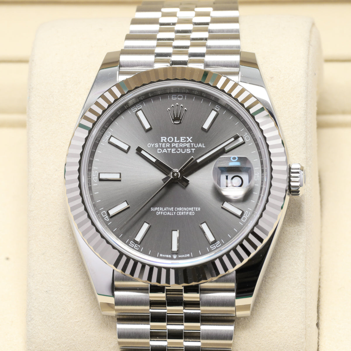 Rolex Datejust 2025 Complete 41mm Oystersteel Rhodium Dial Fluted Bezel Jubilee Bracelet 126334