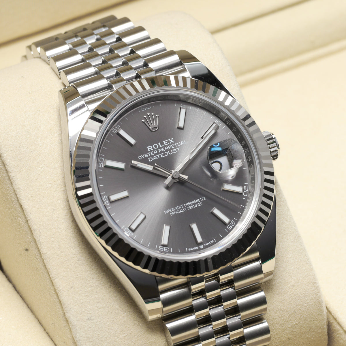 Rolex Datejust 2025 Complete 41mm Oystersteel Rhodium Dial Fluted Bezel Jubilee Bracelet 126334