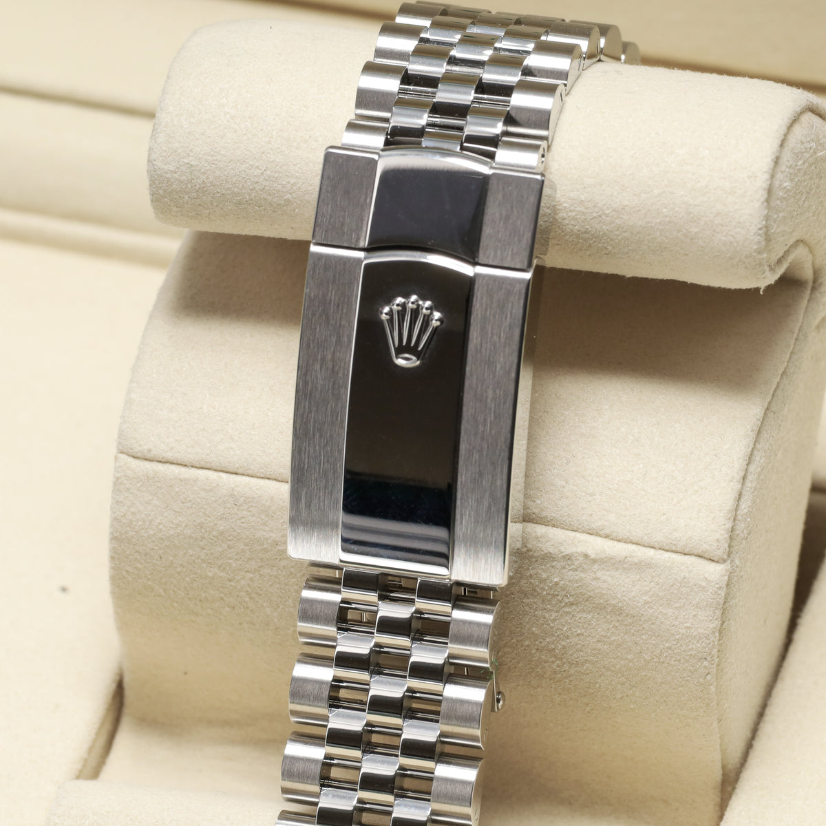 Rolex Datejust 2025 Complete 41mm Oystersteel Rhodium Dial Fluted Bezel Jubilee Bracelet 126334