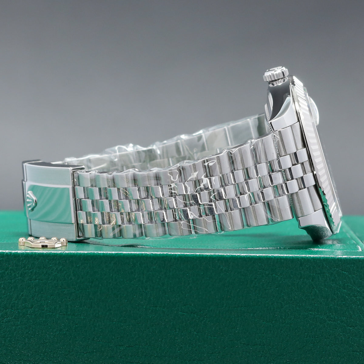 Rolex DateJust 2024 Complete 41mm Oystersteel Green Motif 18k White Gold Fluted Bezel Jubilee Bracelet 126334