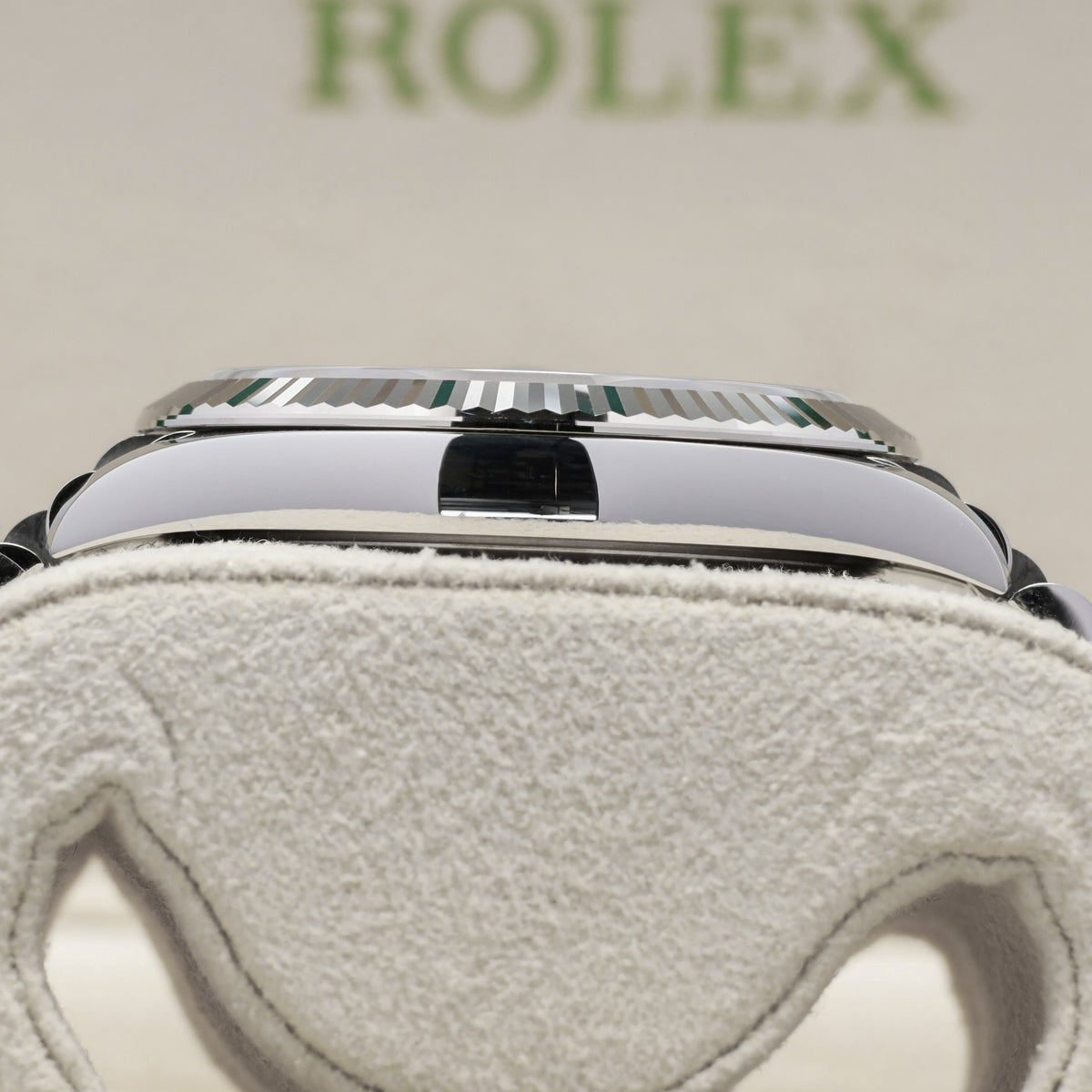Rolex DateJust 2024 Complete 41mm Oystersteel Green Motif 18k White Gold Fluted Bezel Jubilee Bracelet 126334