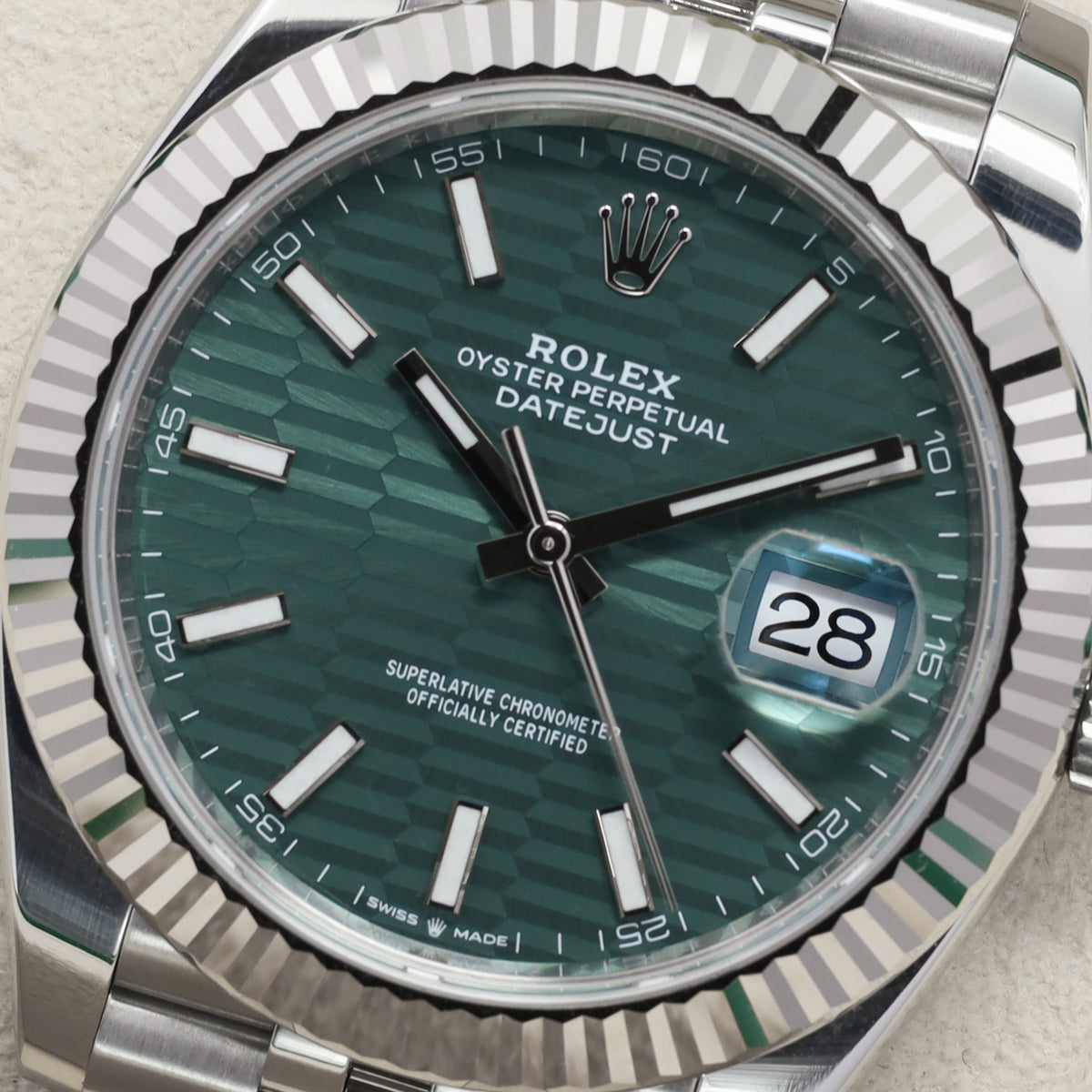Rolex DateJust 2024 Complete 41mm Oystersteel Green Motif 18k White Gold Fluted Bezel Jubilee Bracelet 126334