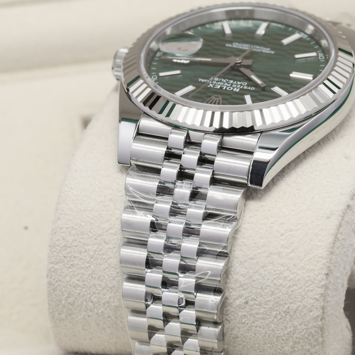 Rolex DateJust 2024 Complete 41mm Oystersteel Green Motif 18k White Gold Fluted Bezel Jubilee Bracelet 126334