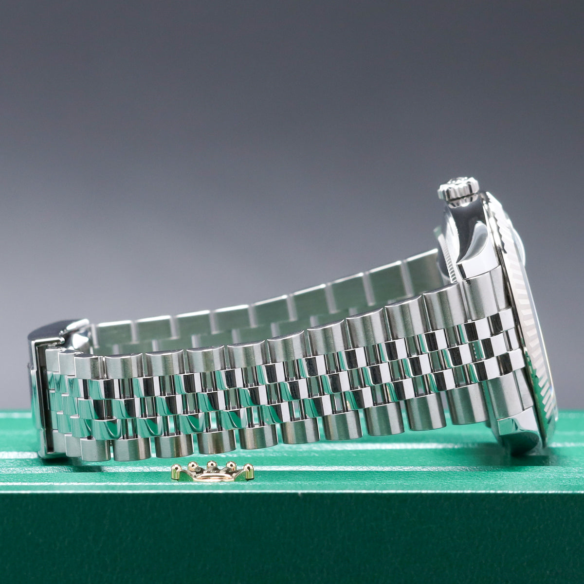 Rolex Datejust 2025 Complete 41mm Oystersteel Mint Green Dial 18k White Gold Fluted Bezel Jubilee Bracelet 126334