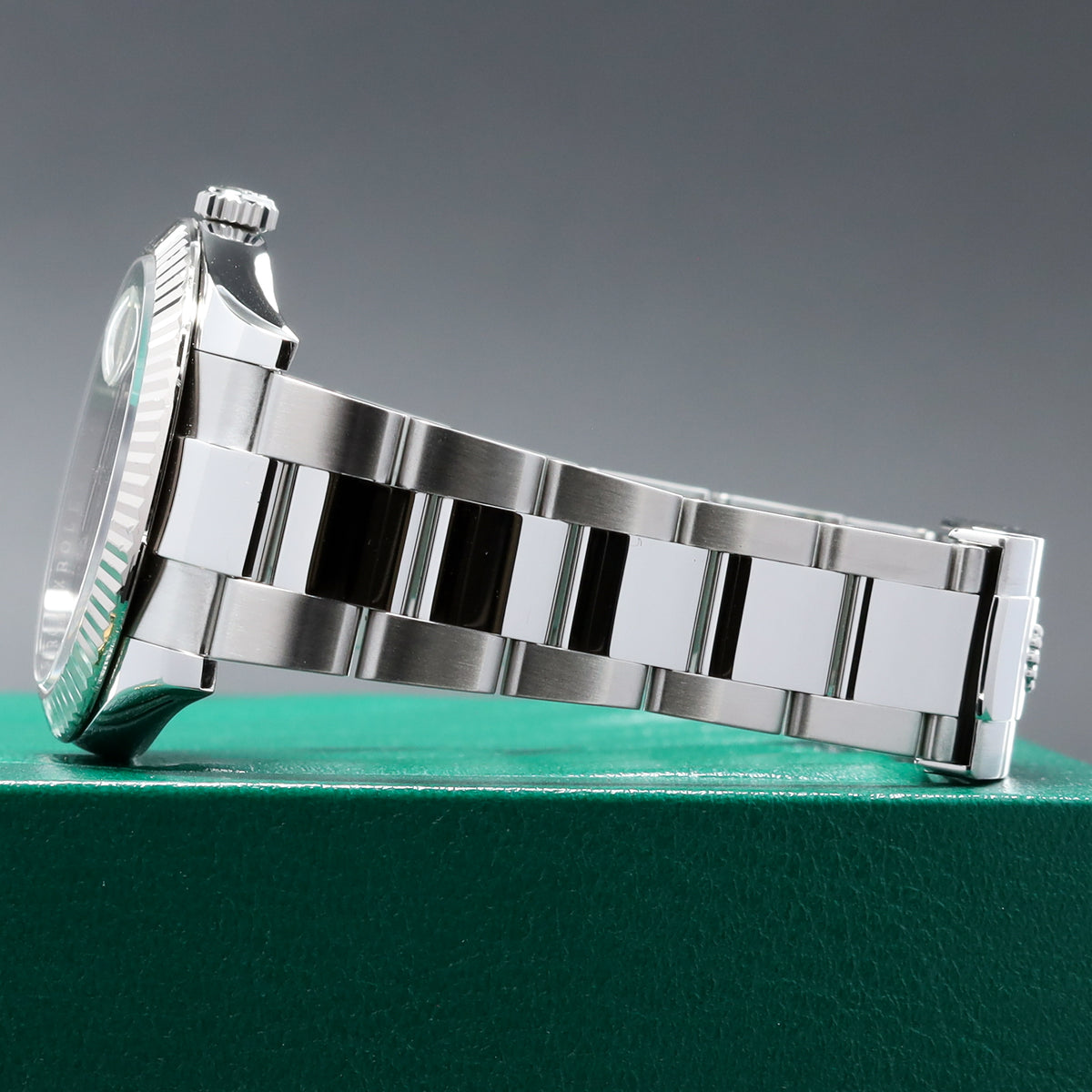 Rolex Datejust 41mm Oystersteel Black Diamond Hour Markers 18k White Gold Fluted Bezel Oyster Bracelet 126334