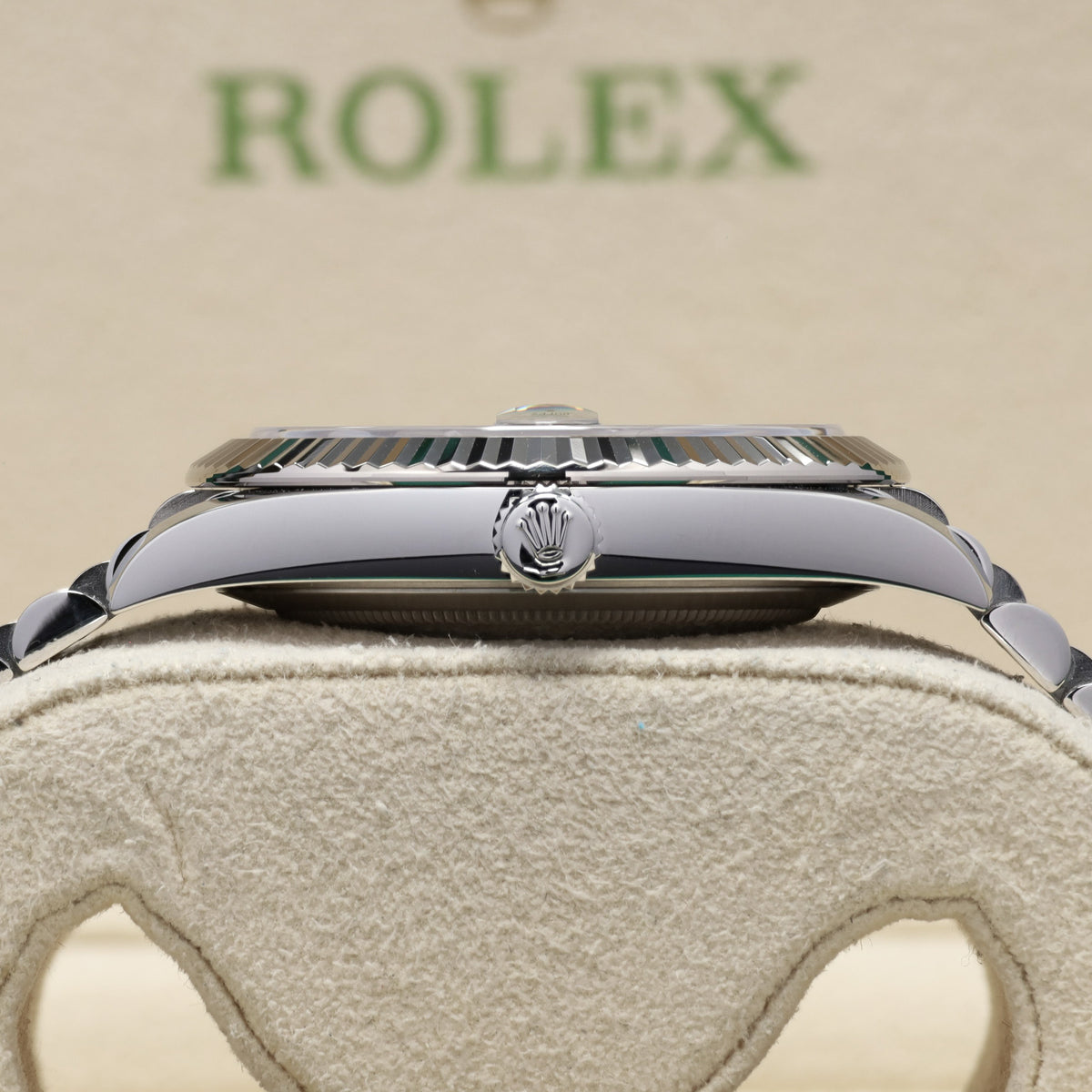 Rolex Datejust 2024 Complete 41mm Oystersteel Blue Dial Fluted Bezel Jubilee Bracelet 126334