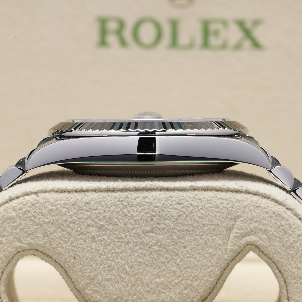 Rolex Datejust 2024 Complete 41mm Oystersteel Blue Dial Fluted Bezel Jubilee Bracelet 126334