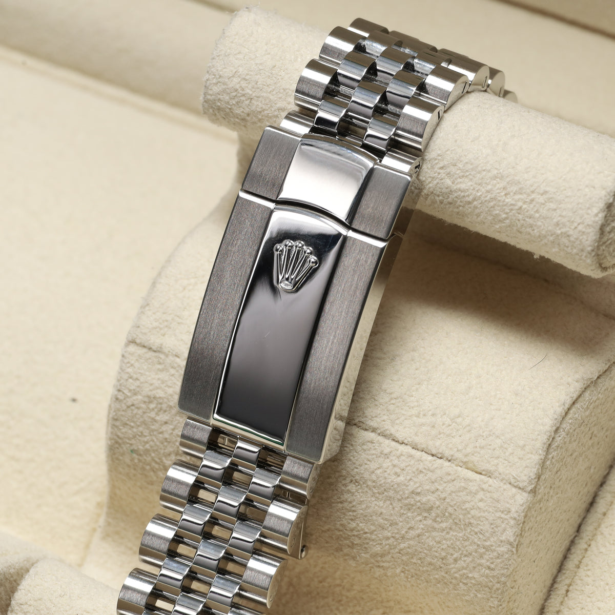 Rolex Datejust 2024 Complete 41mm Oystersteel Blue Dial Fluted Bezel Jubilee Bracelet 126334