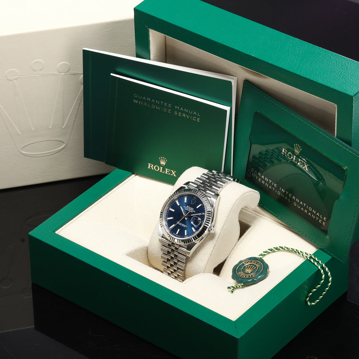 Rolex Datejust 2024 Complete 41mm Oystersteel Blue Dial Fluted Bezel Jubilee Bracelet 126334