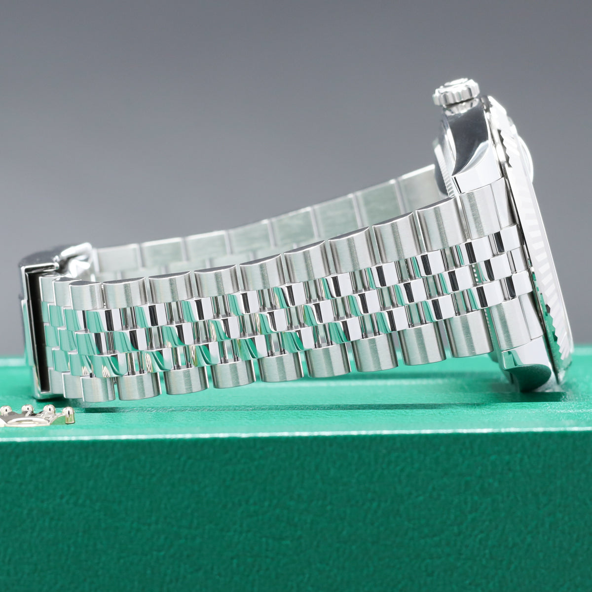Rolex Datejust 2026 Complete 41mm Oystersteel and 18k White Gold Green Ombré Dial 18k White 126334