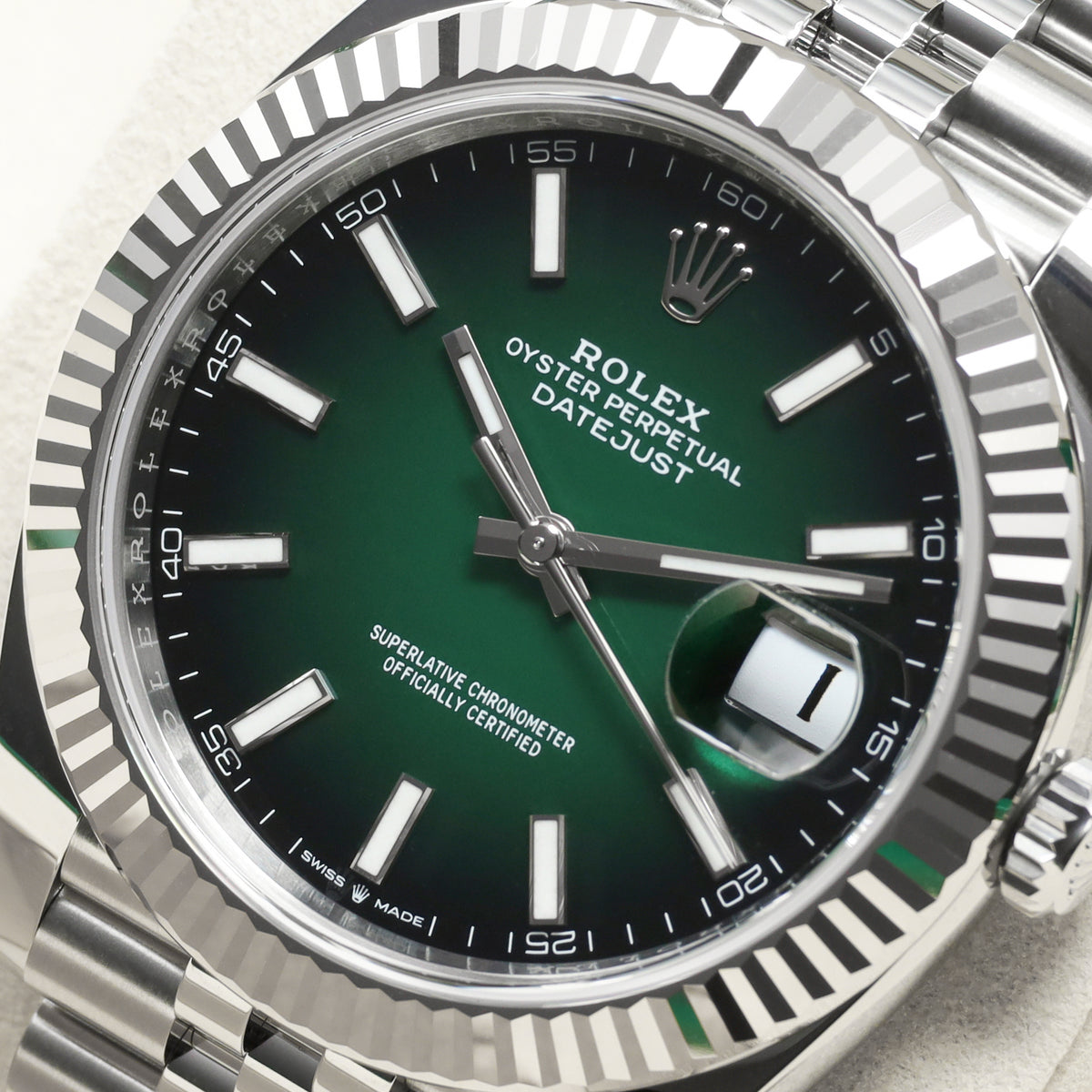 Rolex Datejust 2026 Complete 41mm Oystersteel and 18k White Gold Green Ombré Dial 18k White 126334