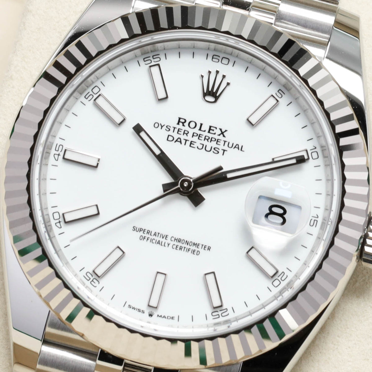 Rolex Datejust 2026 Complete 41mm Oystersteel White Dial 18k White Gold Fluted Bezel Jubilee Bracelet 126334