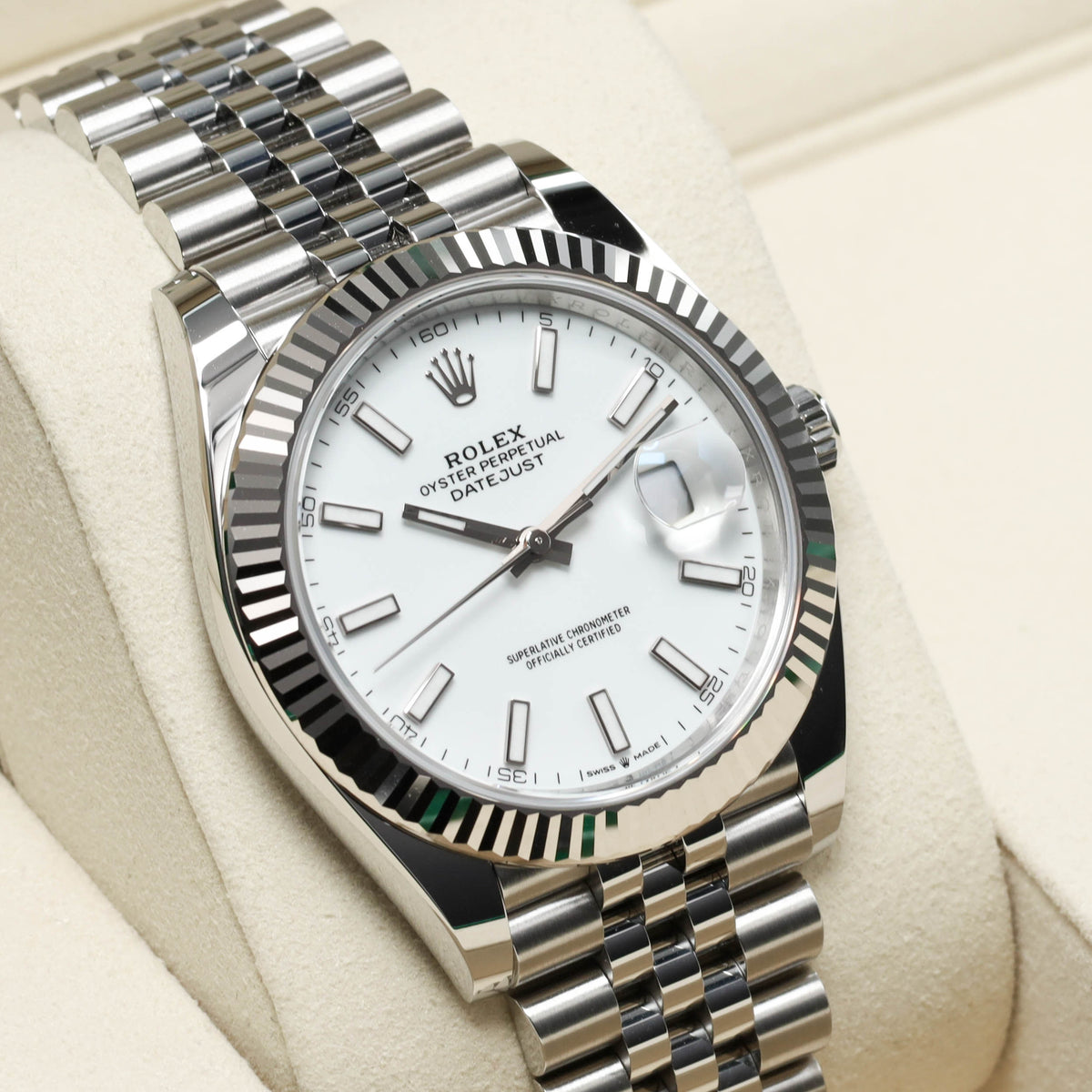 Rolex Datejust 2026 Complete 41mm Oystersteel White Dial 18k White Gold Fluted Bezel Jubilee Bracelet 126334