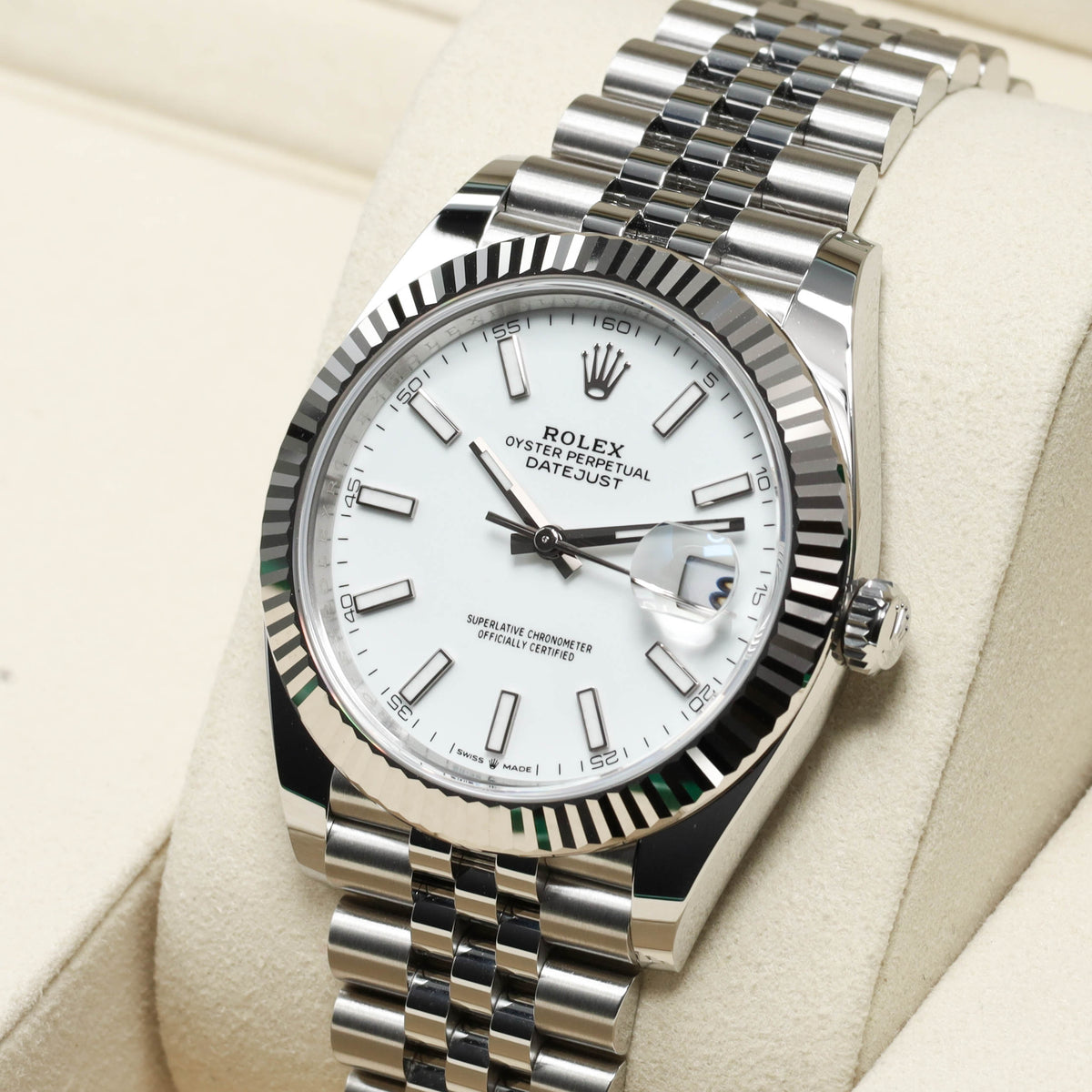 Rolex Datejust 2026 Complete 41mm Oystersteel White Dial 18k White Gold Fluted Bezel Jubilee Bracelet 126334