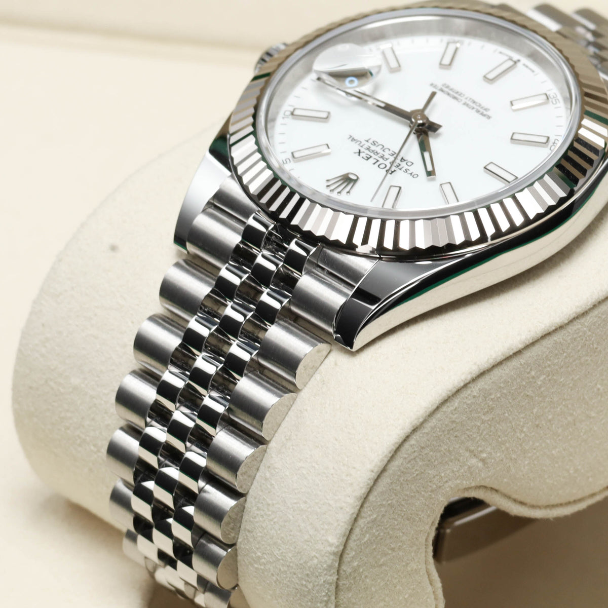 Rolex Datejust 2026 Complete 41mm Oystersteel White Dial 18k White Gold Fluted Bezel Jubilee Bracelet 126334