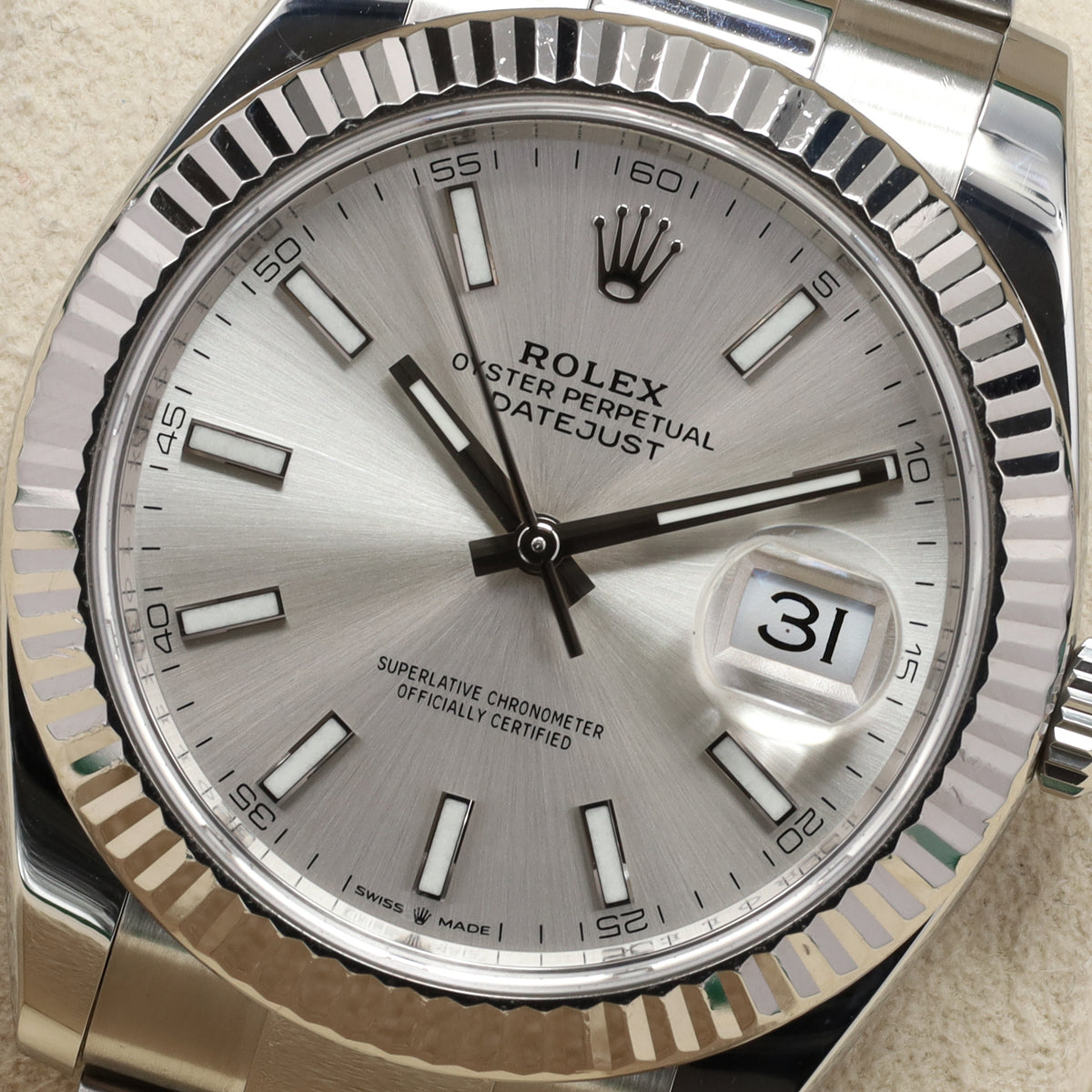Rolex Datejust Complete 41mm Oystersteel Silver Sunburst Dial 18k White Gold Fluted Bezel Oyster Bracelet 126334
