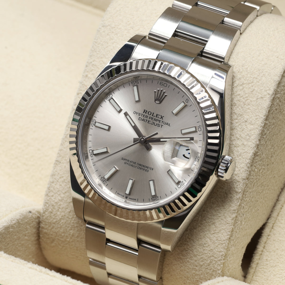 Rolex Datejust Complete 41mm Oystersteel Silver Sunburst Dial 18k White Gold Fluted Bezel Oyster Bracelet 126334