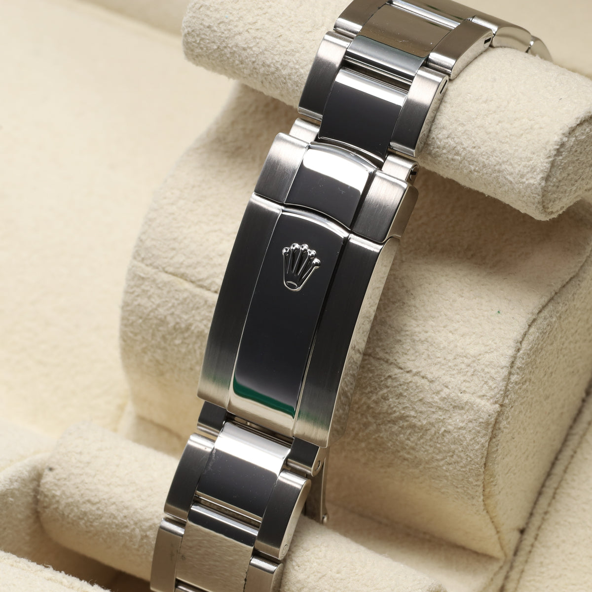 Rolex Datejust Complete 41mm Oystersteel Silver Sunburst Dial 18k White Gold Fluted Bezel Oyster Bracelet 126334