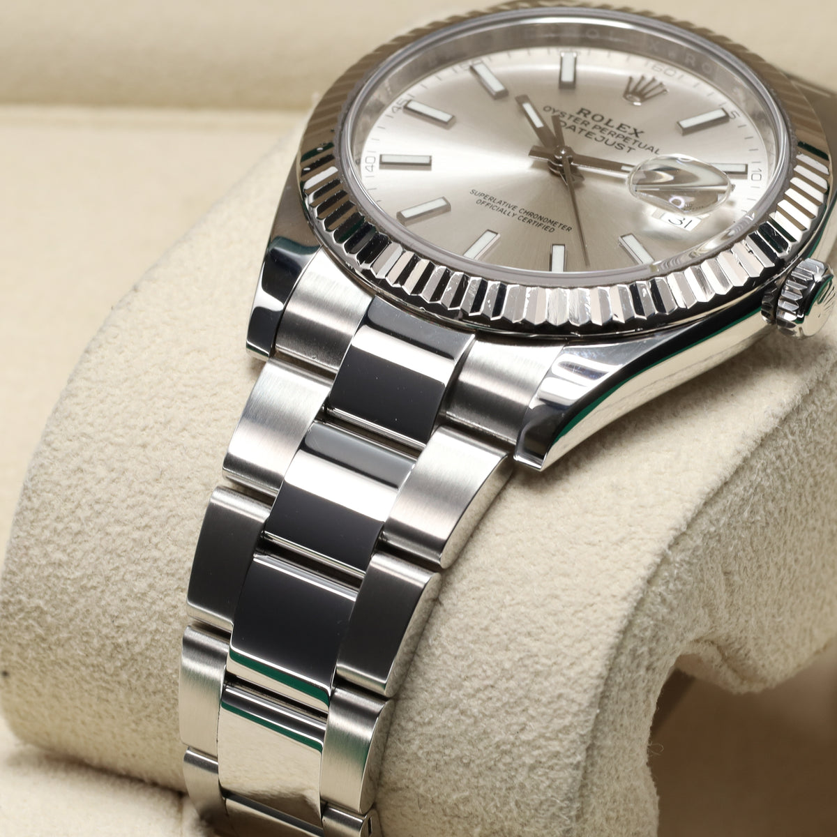 Rolex Datejust Complete 41mm Oystersteel Silver Sunburst Dial 18k White Gold Fluted Bezel Oyster Bracelet 126334