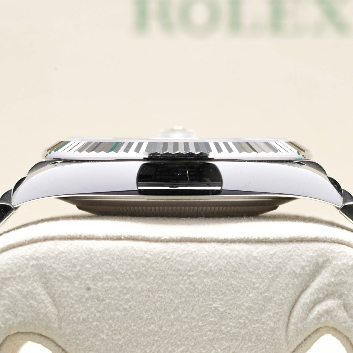 Rolex Datejust 2026 Complete 41mm Oystersteel Azzurro Blue Roman Dial 18k White Gold Fluted Bezel Jubilee Bracelet 126334