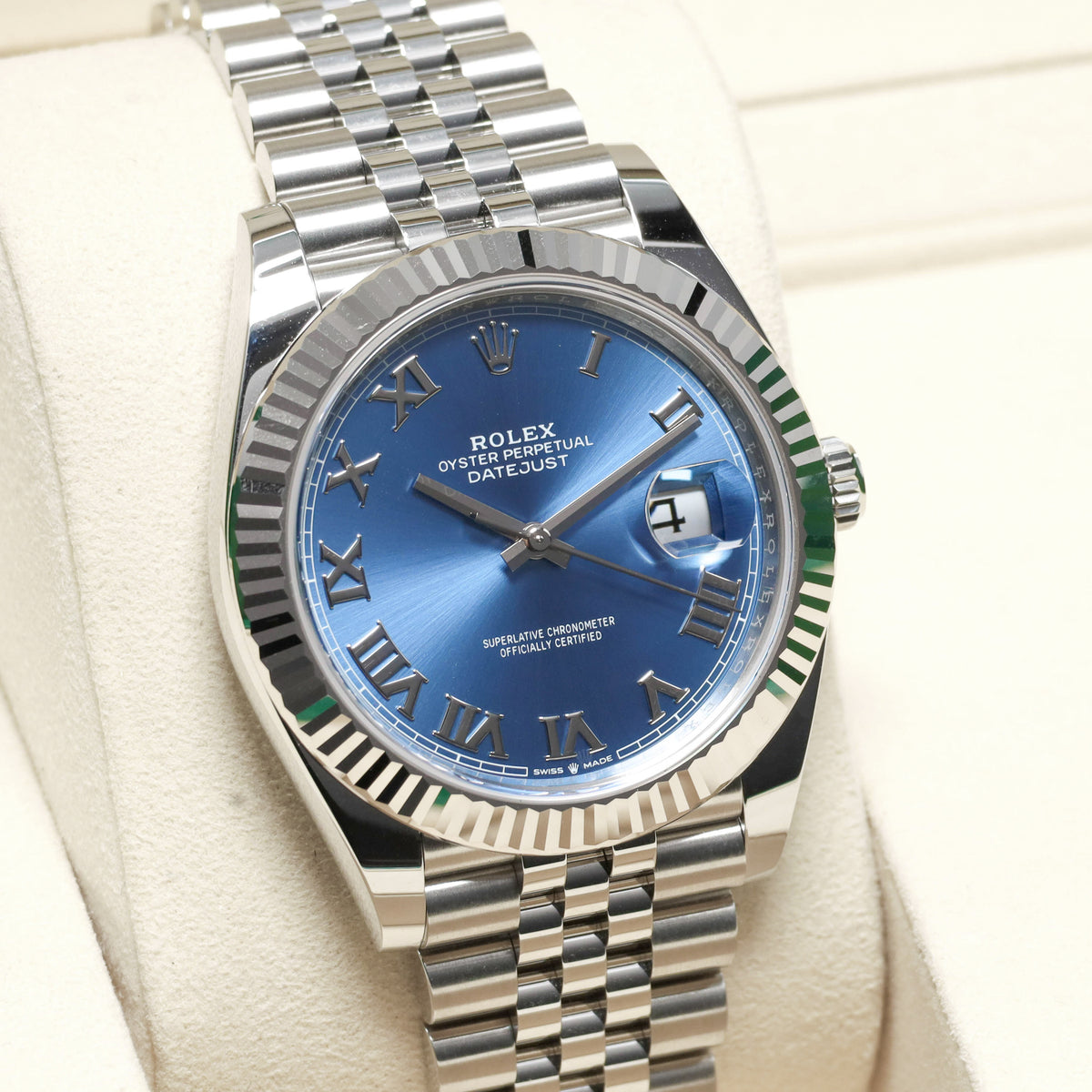 Rolex Datejust 2026 Complete 41mm Oystersteel Azzurro Blue Roman Dial 18k White Gold Fluted Bezel Jubilee Bracelet 126334