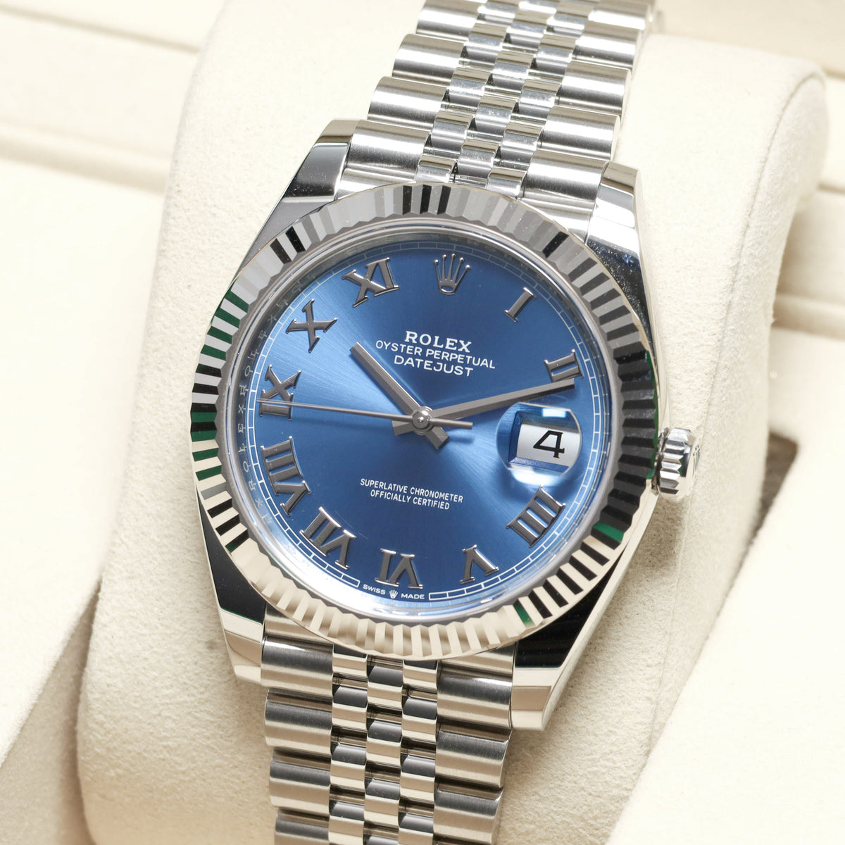 Rolex Datejust 2026 Complete 41mm Oystersteel Azzurro Blue Roman Dial 18k White Gold Fluted Bezel Jubilee Bracelet 126334